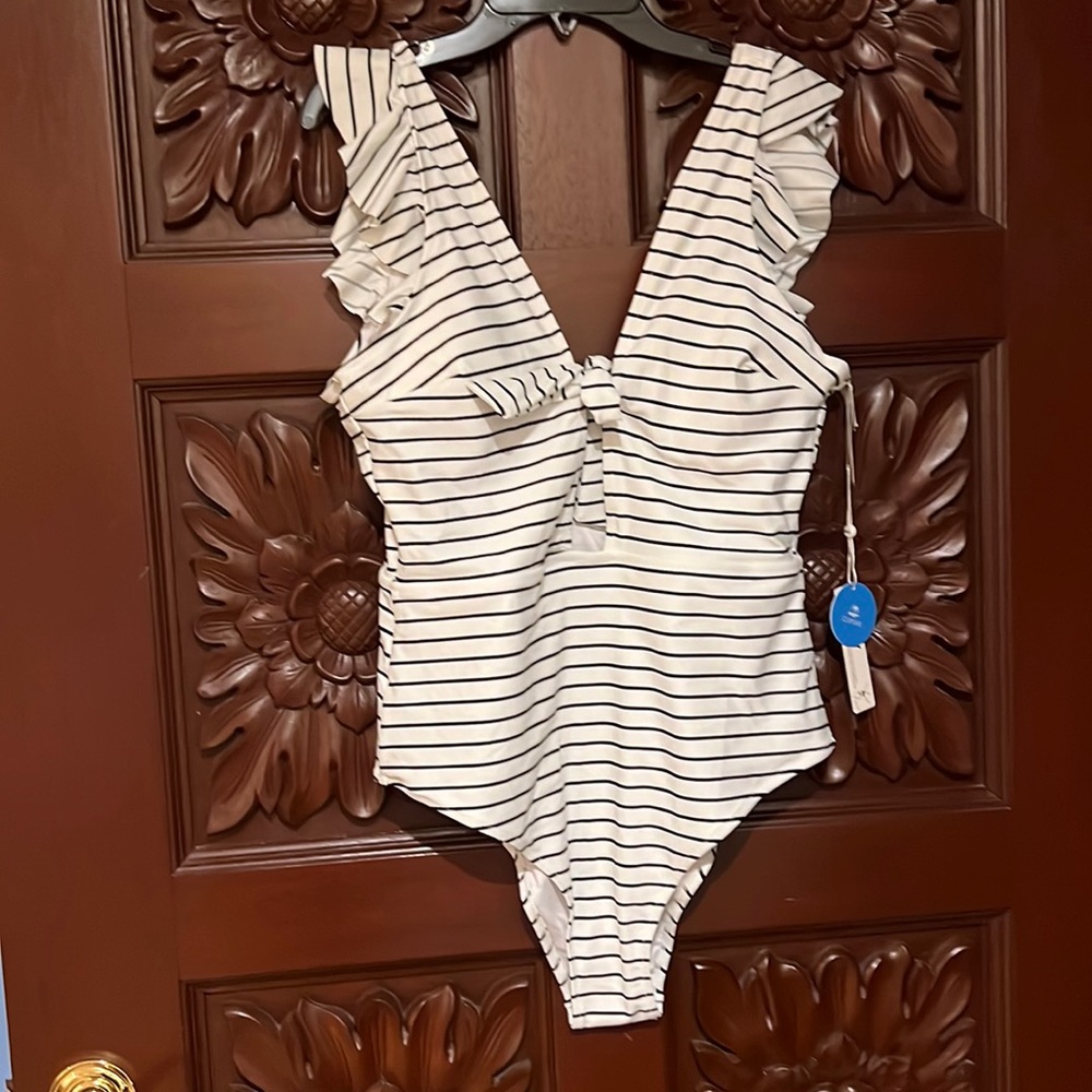 Cupshe NWT swimsuit size XL